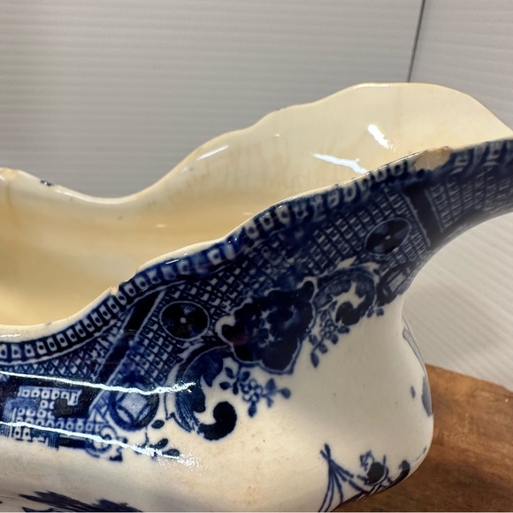 Buffalo Pottery Blue Willow Gravy Boat- Antique Semi-vitreous 1911 - Picture 6 of 12